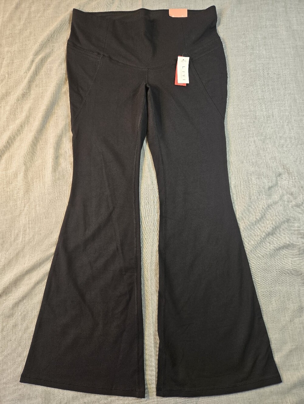 NWT Livi Active Lane Bryant Signature Stretch Legging Flare Pants Black 14/16